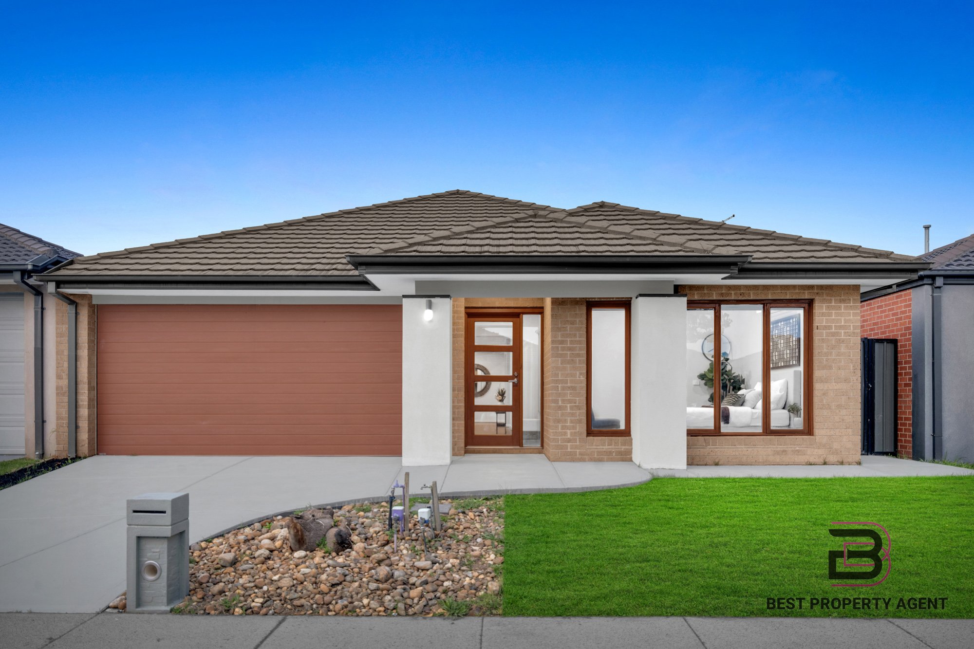 Modern Family Living in the Prestigious Selandra Rise!