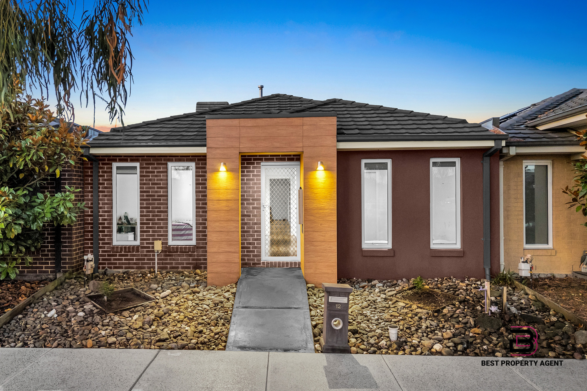 Stunning Family Home in the Heart of Officer!!!